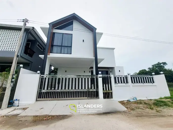 Villa spacieuse de 3 chambres avec piscine dans un quartier calme (Bangrak)