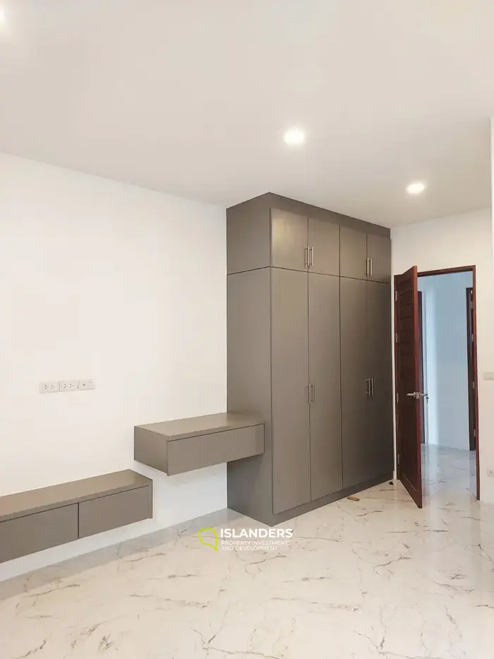 Villa spacieuse de 3 chambres avec piscine dans un quartier calme (Bangrak)