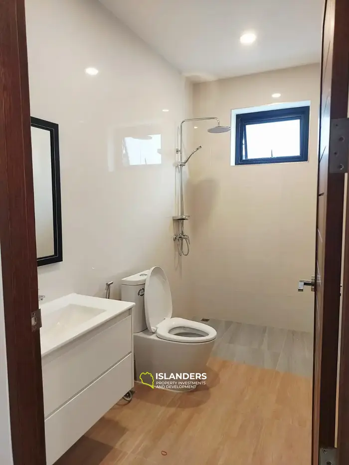 Villa spacieuse de 3 chambres avec piscine dans un quartier calme (Bangrak)