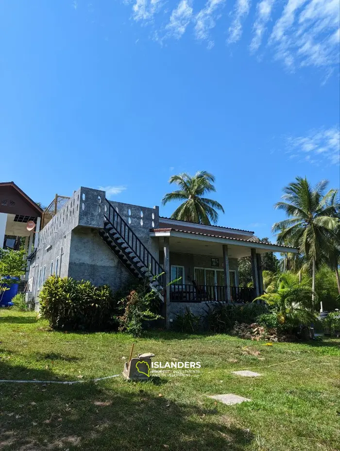 🏡 Maison spacieuse avec toit-terrasse et grand terrain dans un emplacement de choix !