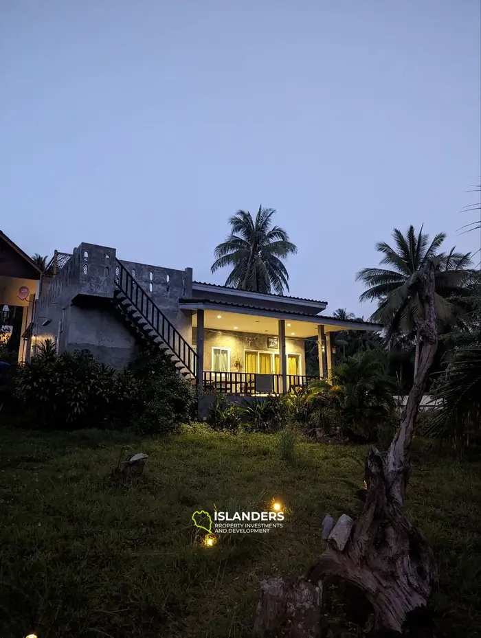 🏡 Spacious House with Rooftop and Large Land Plot in a Prime Location!  