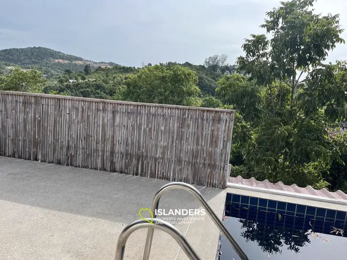 🏡 Encantadora Propiedad en Venta – Villa con Piscina, Apartamento, Bungalow y Amplio Terreno
