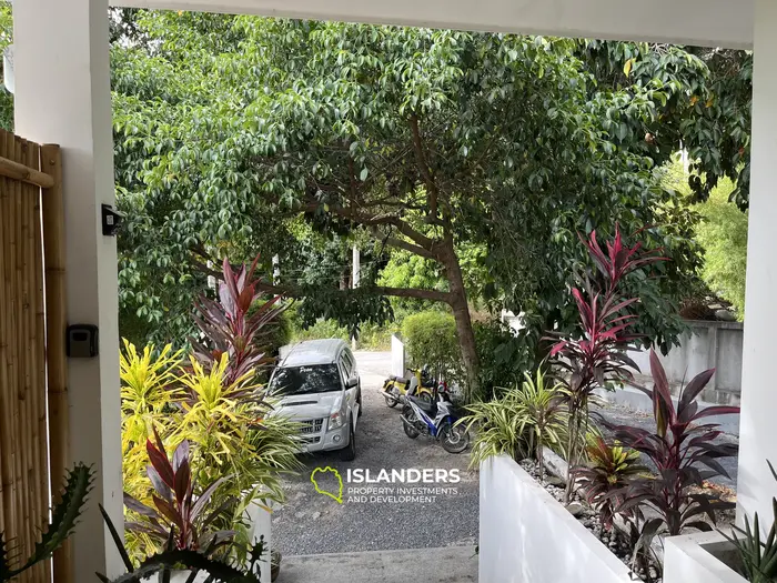 🏡 Encantadora Propiedad en Venta – Villa con Piscina, Apartamento, Bungalow y Amplio Terreno