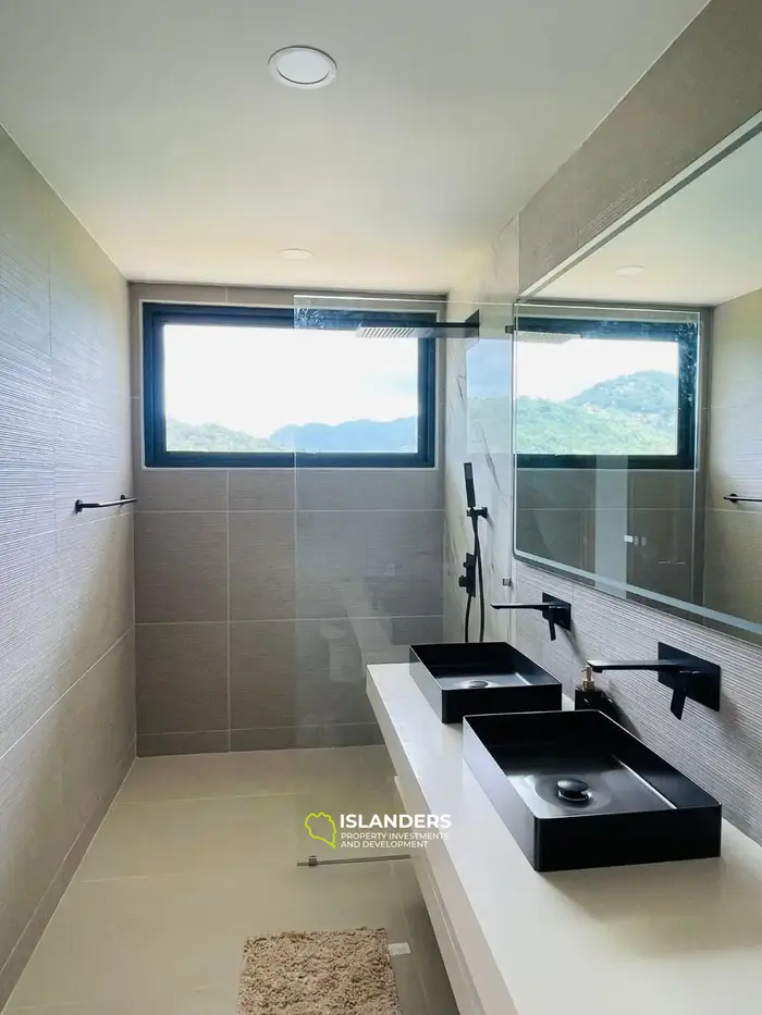 4 спальни вилла с бассейном и видом на море в отличном месте (Бопхут)