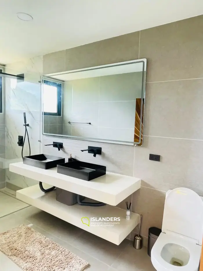 4 спальни вилла с бассейном и видом на море в отличном месте (Бопхут)