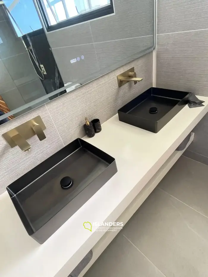 4 спальни вилла с бассейном и видом на море в отличном месте (Бопхут)