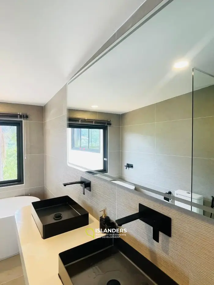 4 спальни вилла с бассейном и видом на море в отличном месте (Бопхут)