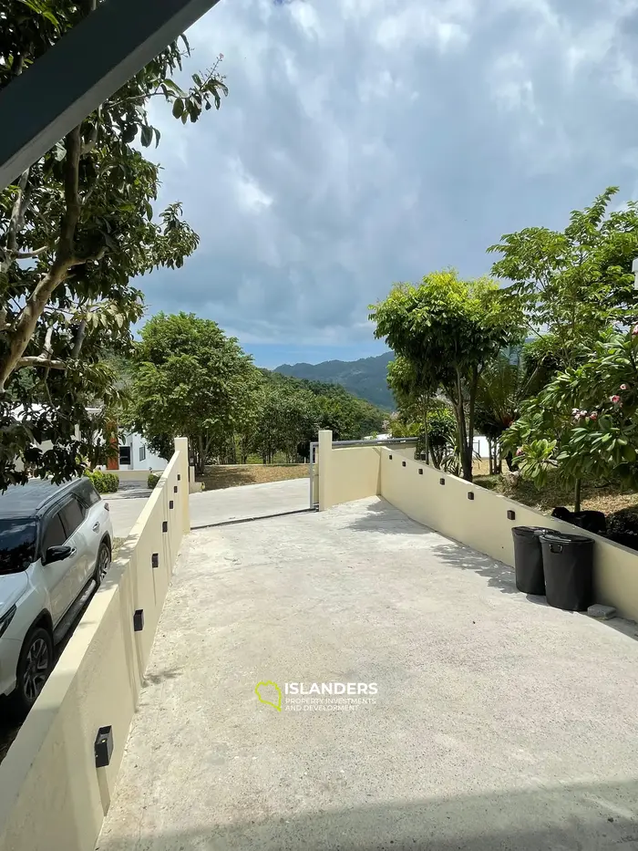 4 спальни вилла с бассейном и видом на море в отличном месте (Бопхут)