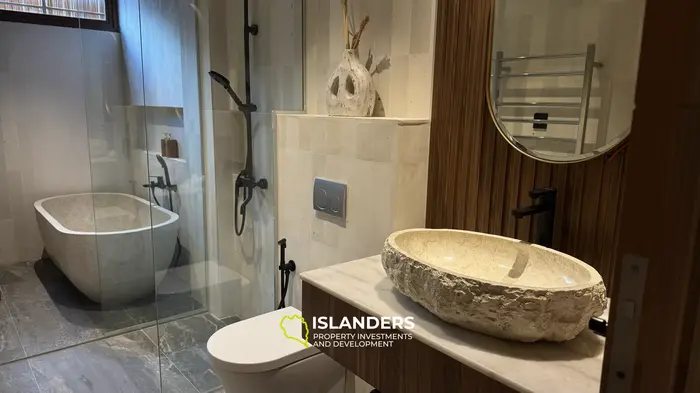 Moderb Villas 3BR на испанском будет "Villas Moderb 3 habitaciones".