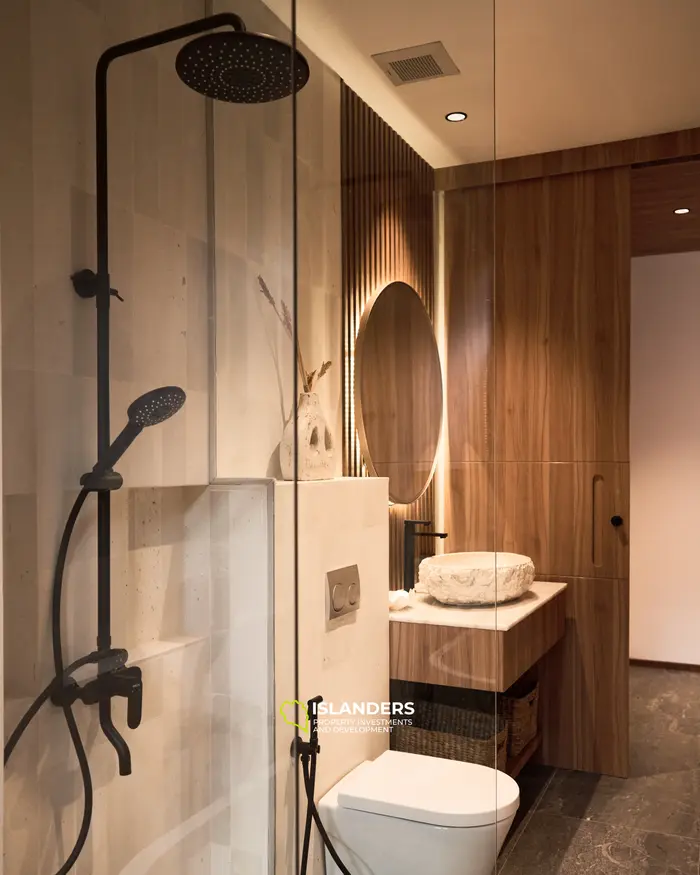 Moderb Villas 3BR на испанском будет "Villas Moderb 3 habitaciones".