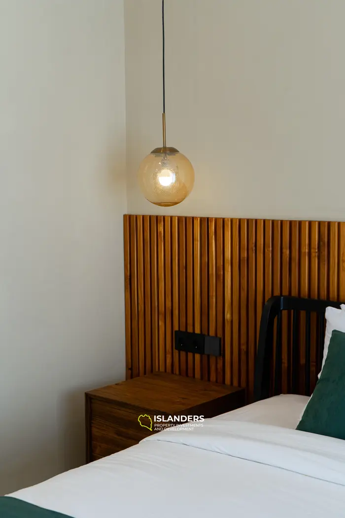 "Harmony Hideaway" на французском будет "Havre d'Harmonie".