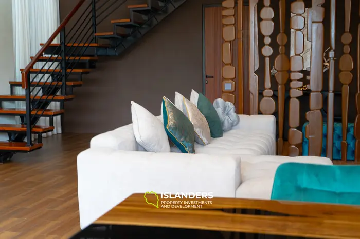 "Harmony Hideaway" на французском будет "Havre d'Harmonie".