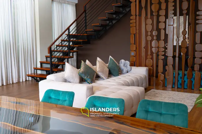 "Harmony Hideaway" на французском будет "Havre d'Harmonie".