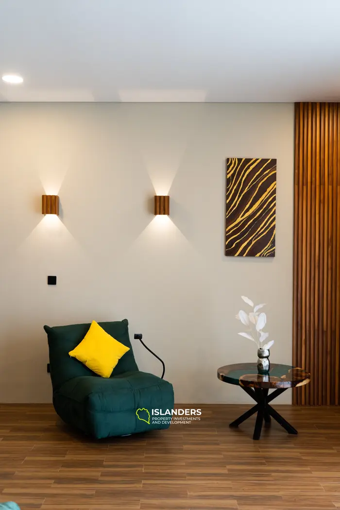 "Harmony Hideaway" на французском будет "Havre d'Harmonie".