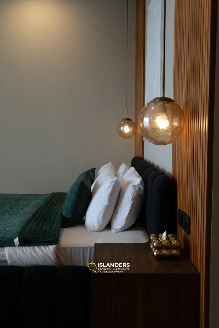 "Harmony Hideaway" на французском будет "Havre d'Harmonie".