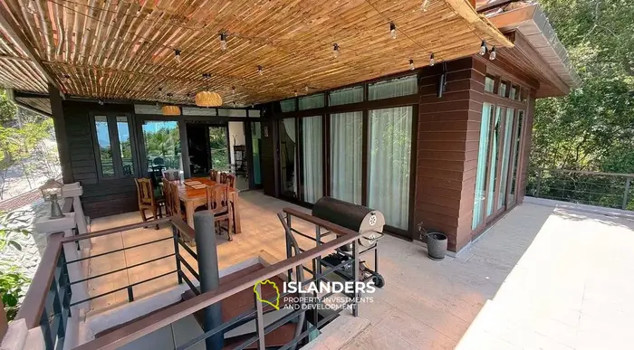 ✨ Villa for Sale – Mountain Retreat with Ocean View ✨