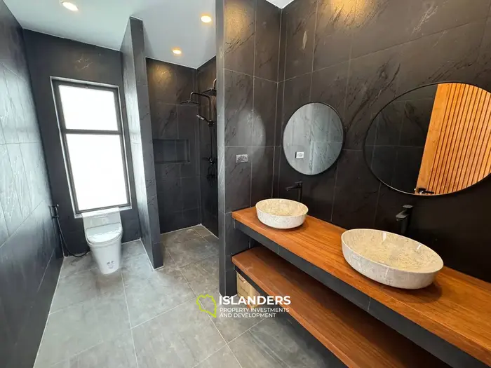 🌴✨ Villa de lujo de 3 habitaciones junto a la playa en venta en Chaloklum ✨🌴