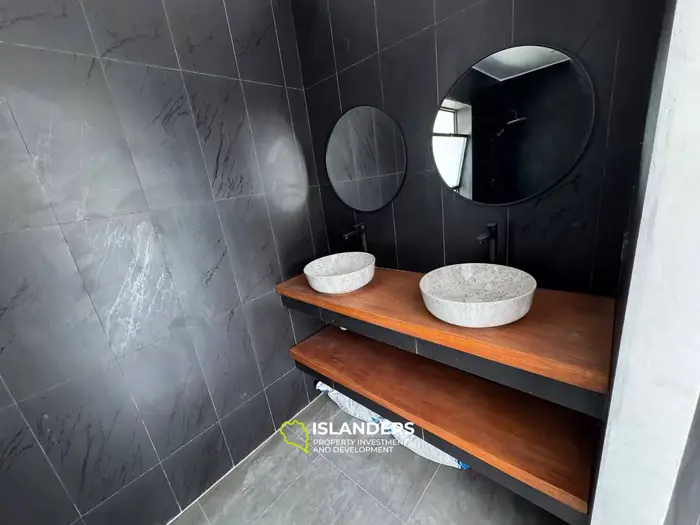 🌴✨ Villa de lujo de 3 habitaciones junto a la playa en venta en Chaloklum ✨🌴