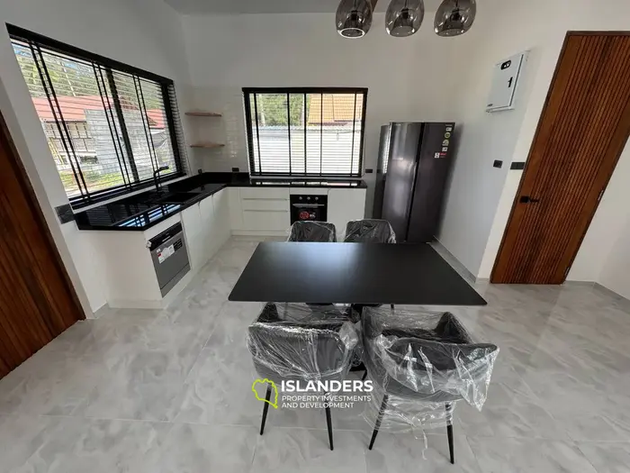 🌴✨ Villa de lujo de 3 habitaciones junto a la playa en venta en Chaloklum ✨🌴