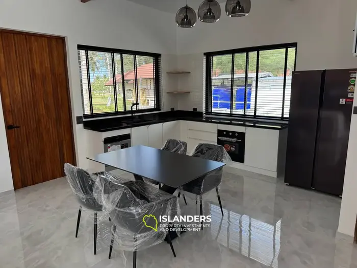 🌴✨ Villa de lujo de 3 habitaciones junto a la playa en venta en Chaloklum ✨🌴