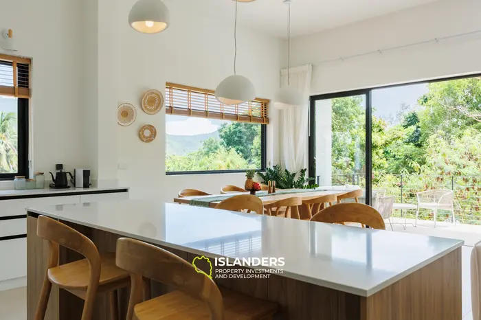 Exquisita villa de 3 habitaciones con vista al mar en venta en Koh Phangan, Chaloklum