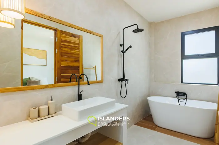Exquisita villa de 3 habitaciones con vista al mar en venta en Koh Phangan, Chaloklum