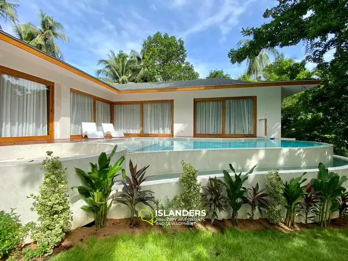 Luxury 3 double bedroom Pool Villa
