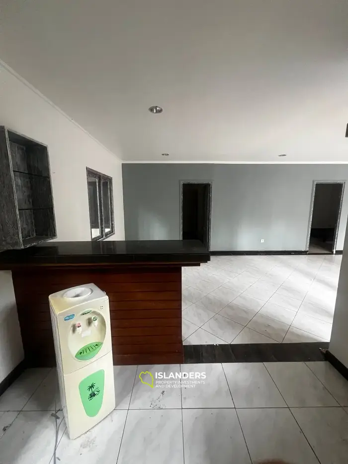Stunning 2-Bedroom Villa for Sale in Bali, Melasti - Garden View for Renovation 