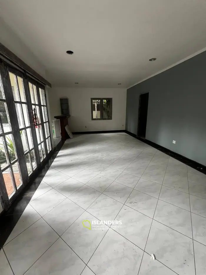 Stunning 2-Bedroom Villa for Sale in Bali, Melasti - Garden View for Renovation 