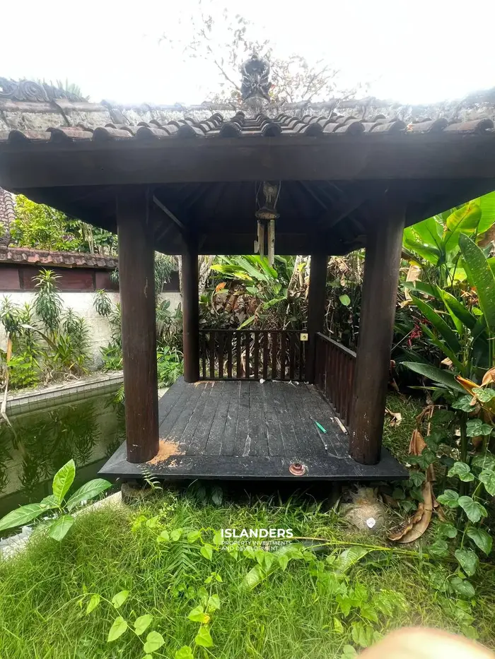 Stunning 2-Bedroom Villa for Sale in Bali, Melasti - Garden View for Renovation 