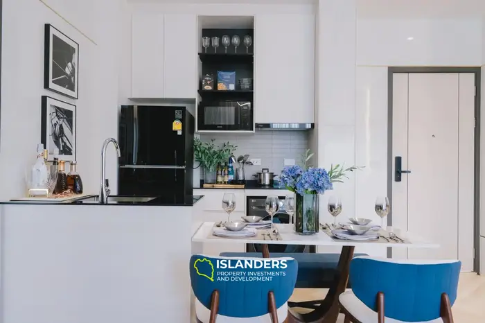 Stunning 2-Bedroom Beachfront Apartment for Sale in Bang Tao Beach, Phuket