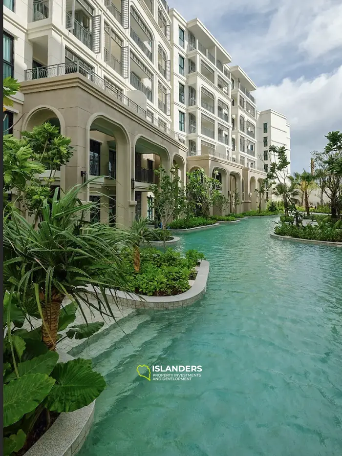 Stuning 1-Bedroom 50sqm 6th floor Beachfront condo for Sale in Bang Tao, Phuket