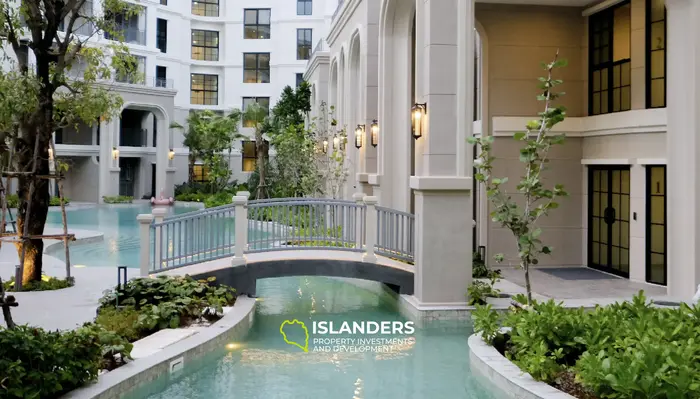 Stuning 1-Bedroom 50sqm 6th floor Beachfront condo for Sale in Bang Tao, Phuket