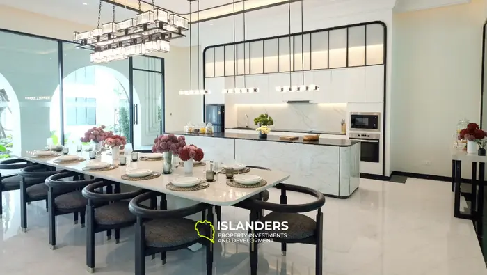 Stuning 1-Bedroom 50sqm 6th floor Beachfront condo for Sale in Bang Tao, Phuket