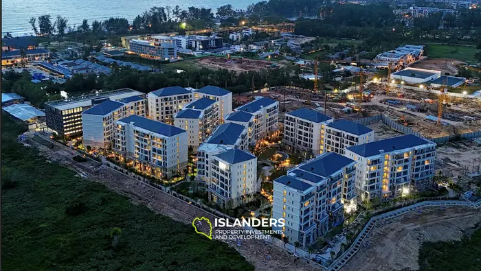 Stuning 1-Bedroom 50sqm 6th floor Beachfront condo for Sale in Bang Tao, Phuket