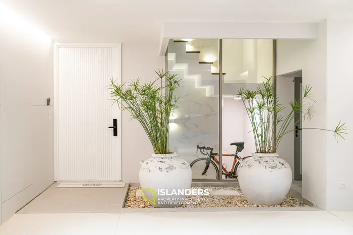 דופלקס מדהים עם 3 חדרי שינה למכירה במחוז פוקט, חוף באנג טאו