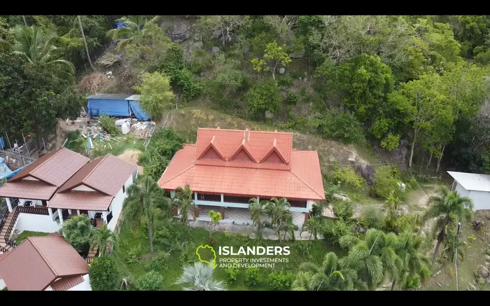 Charming 3-Bedroom House for Sale in Koh Tao, Sairee - Perfect Garden View