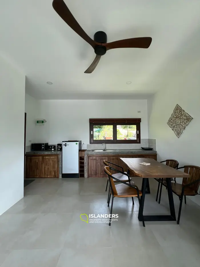 Gran oportunidad - Propiedad de 2 villas con vista al mar