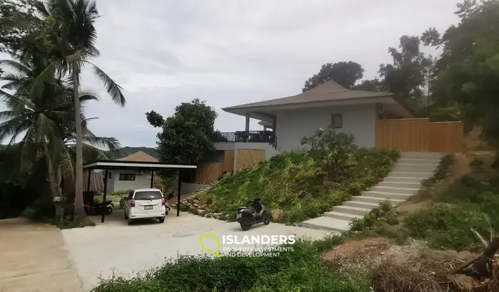 Gran oportunidad - Propiedad de 2 villas con vista al mar