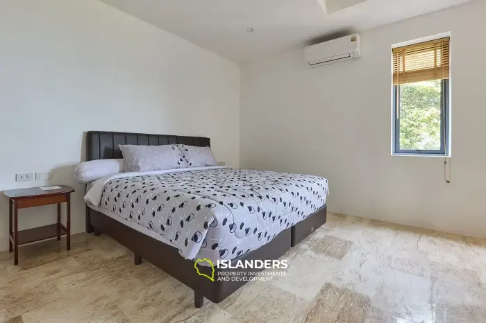 3-bdrm pool villa with ocean view from living room (Chaweng)