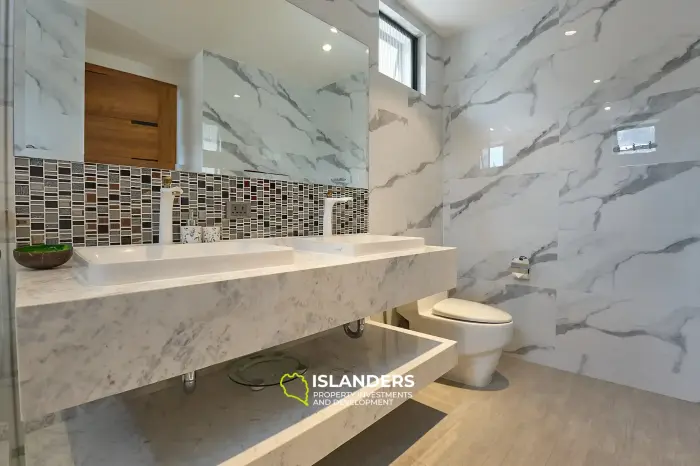 3-bdrm pool villa with ocean view from living room (Chaweng)