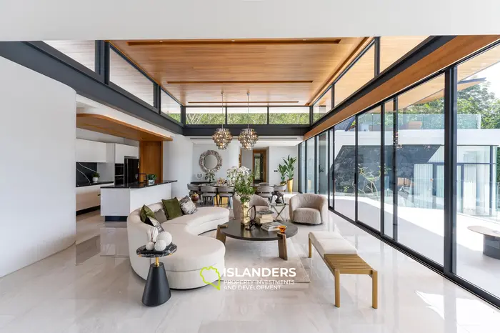 Upscale 4-Bedroom Villa with Terrace and Private Pool in Bang Tao