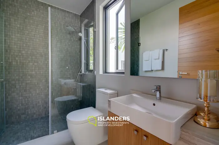 Elegant 3-Bedroom Villa with Private Pool in Bang Tao