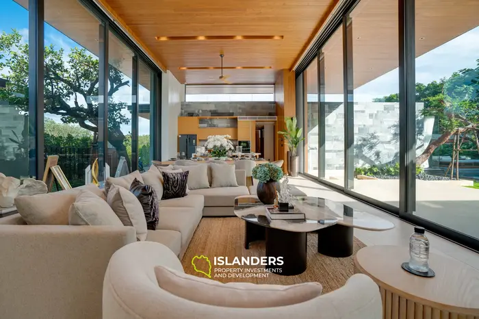 Refined 4-Bedroom Villa with Pool in Bang Tao