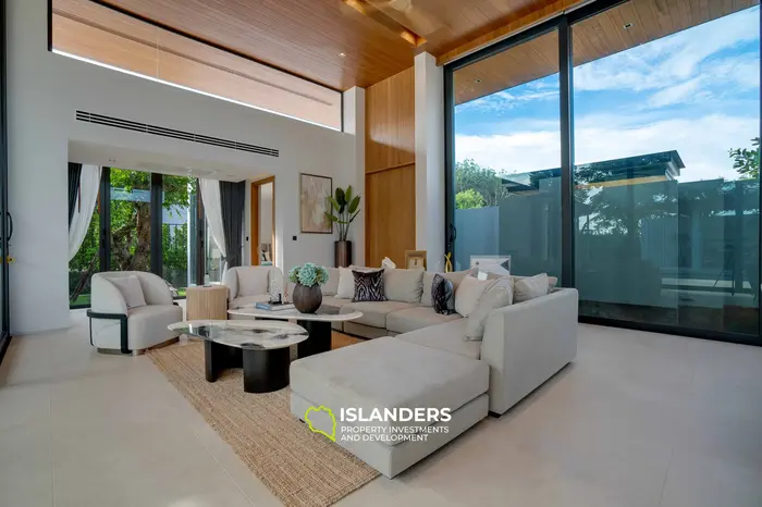 Refined 4-Bedroom Villa with Pool in Bang Tao