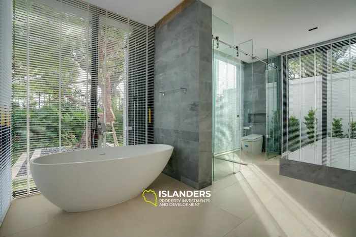 Refined 4-Bedroom Villa with Pool in Bang Tao