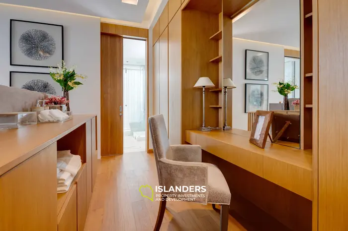 Refined 4-Bedroom Villa with Pool in Bang Tao
