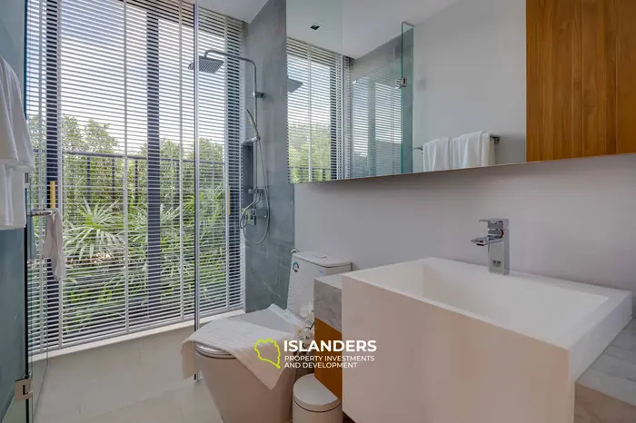 Refined 4-Bedroom Villa with Pool in Bang Tao
