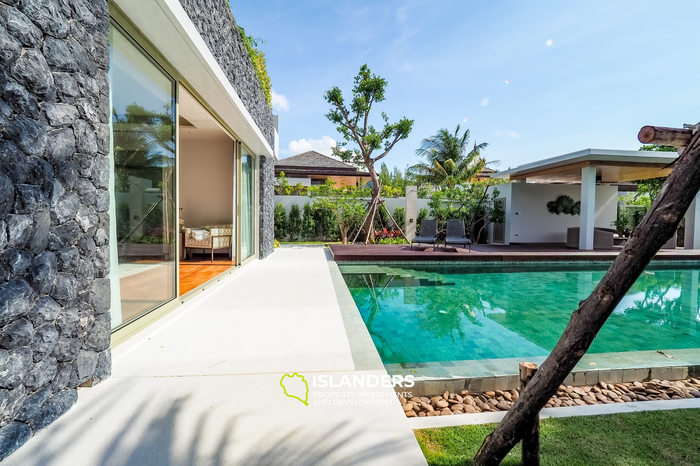 Luxurious 4-Bedroom Villa with Private Pool in Bang Tao