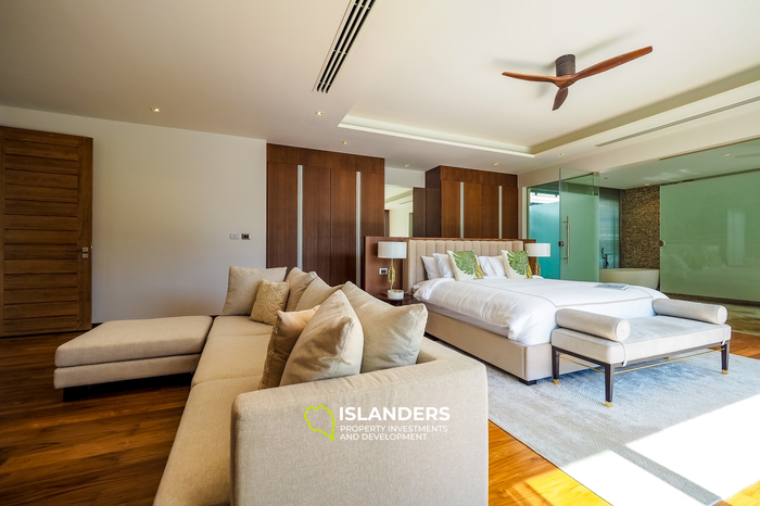 Luxurious 4-Bedroom Villa with Private Pool in Bang Tao